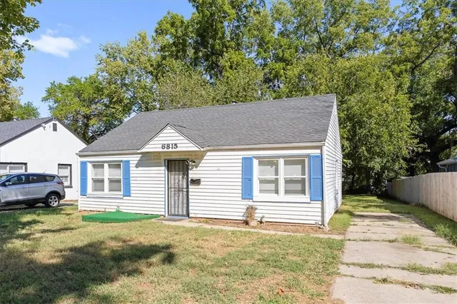 $99,000 | 6815 South Benton Avenue, Kansas City, MO 64132