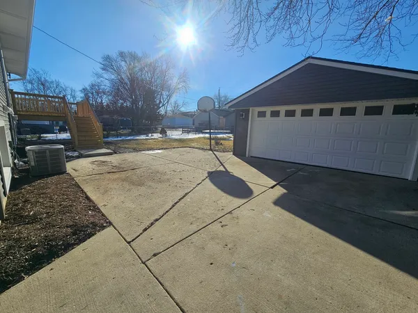 $594,900 | 1570 Jefferson Road, Hoffman Estates, IL 60169