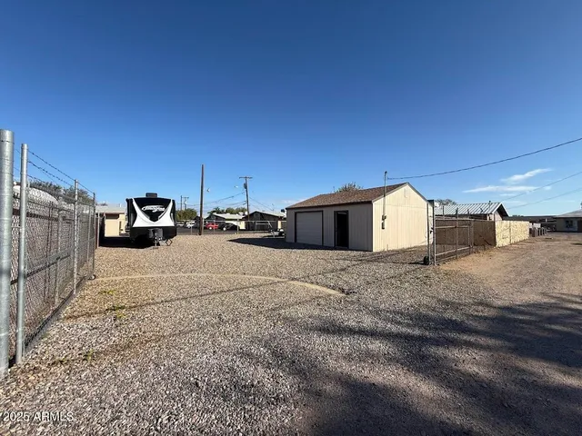 a view of a parking space