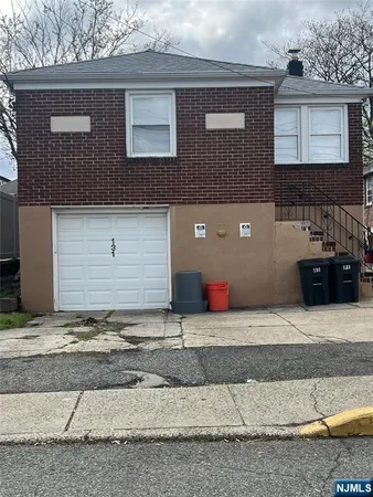 $1,800 | 131 Rothwell Avenue, Unit 1, Cliffside Park, NJ 07010