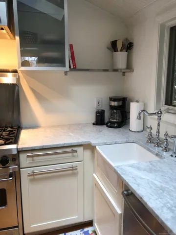 $7,000 | 9 Rowland Place, Westport, CT 06880