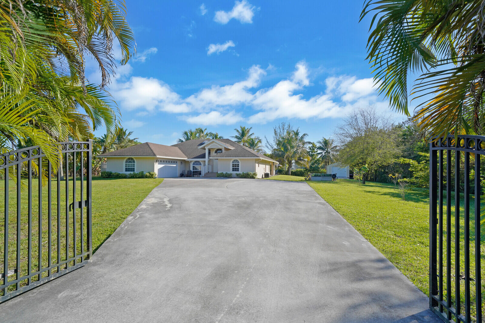 16762 63rd Road North The Acreage, FL 33470 - Photo 4 of 49 04_Image_4_mls