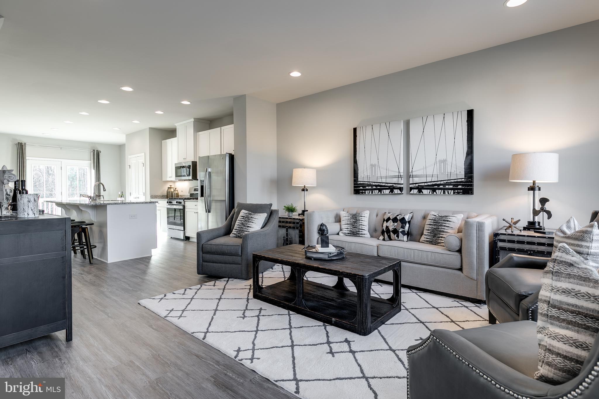 5602 Greenpoint Lane, Unit E Upper Marlboro, MD 20772 - Photo 6 of 24 Living Room - Main Level