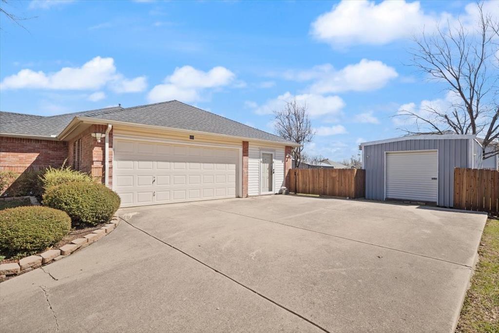 1004 Ridgetop Drive Justin, TX 76247 - Photo 5 of 40