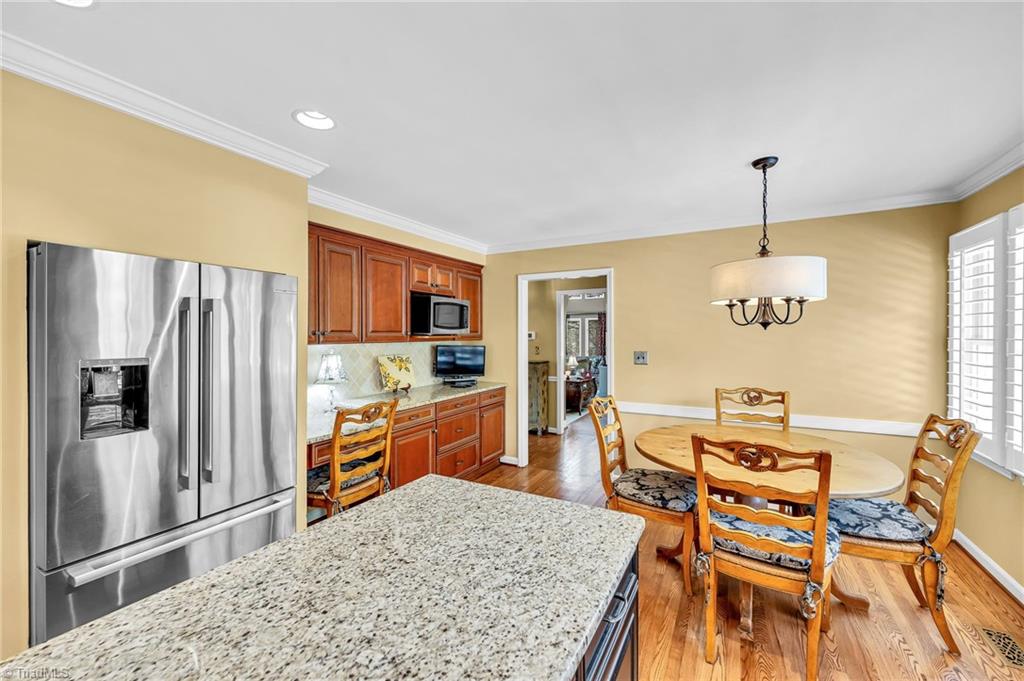 1325 Heathcliff Road High Point, NC 27262 - Photo 13 of 48