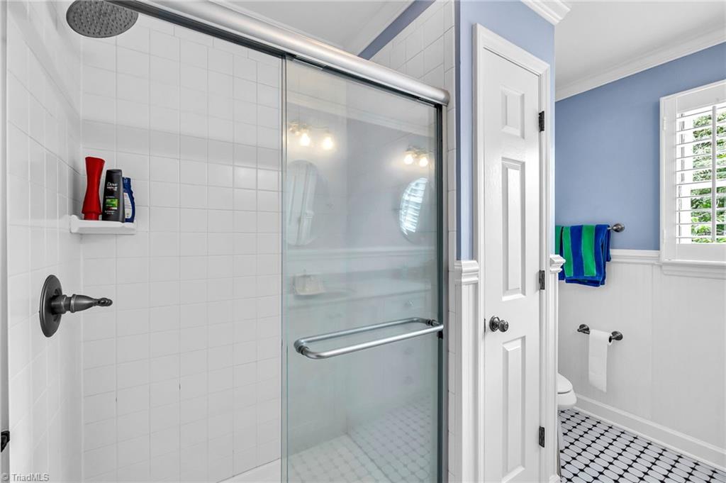 1325 Heathcliff Road High Point, NC 27262 - Photo 25 of 48