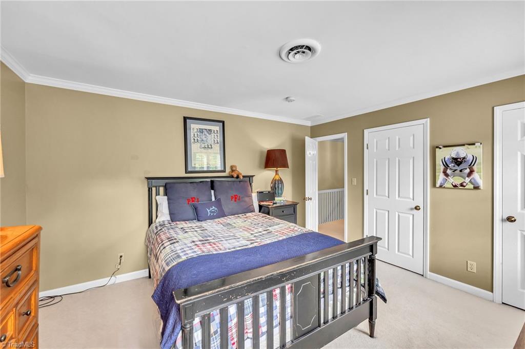 1325 Heathcliff Road High Point, NC 27262 - Photo 27 of 48