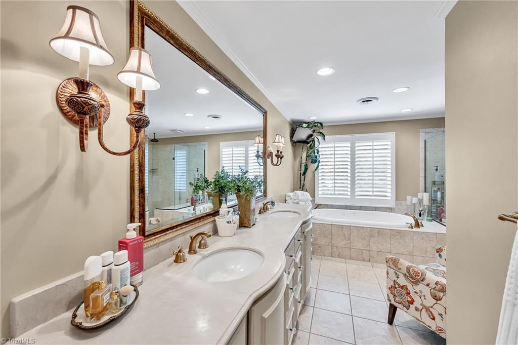 1325 Heathcliff Road High Point, NC 27262 - Photo 30 of 48