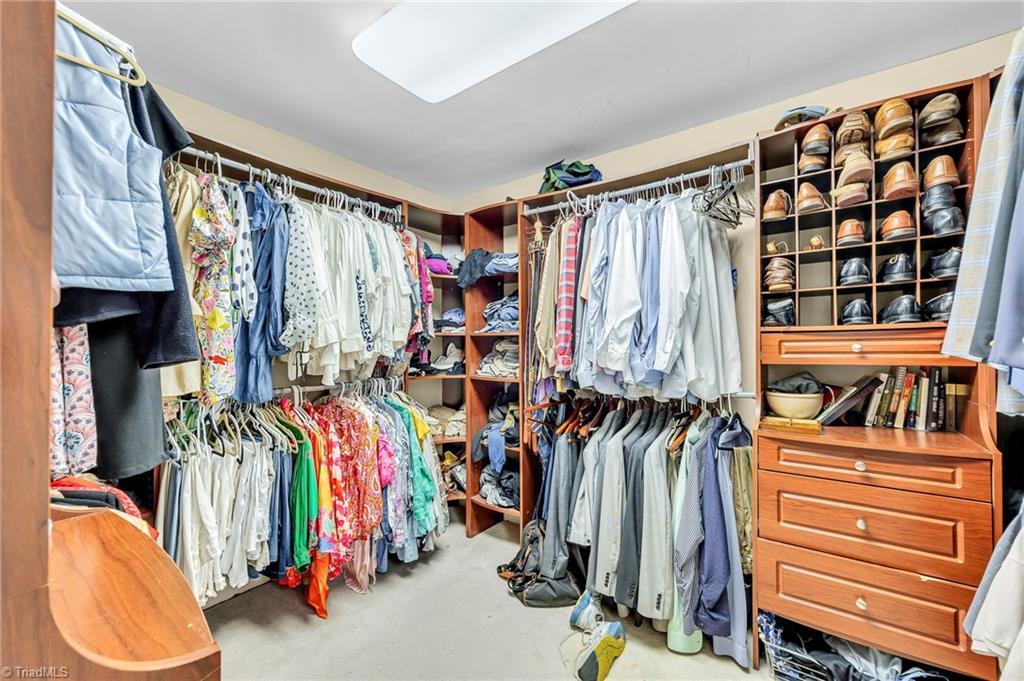 1325 Heathcliff Road High Point, NC 27262 - Photo 34 of 48