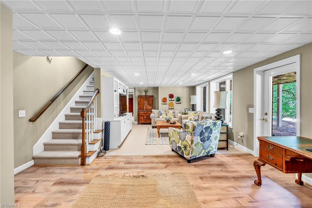 1325 Heathcliff Road High Point, NC 27262 - Photo 35 of 48