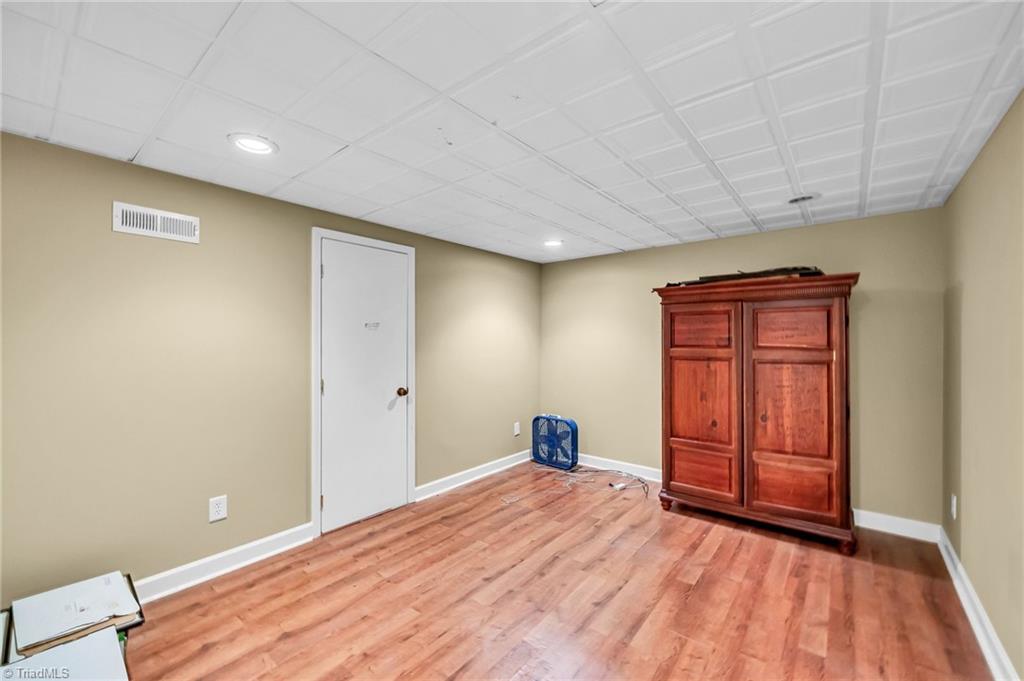 1325 Heathcliff Road High Point, NC 27262 - Photo 39 of 48