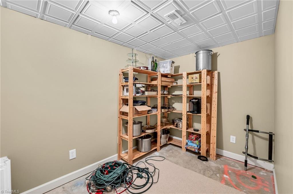 1325 Heathcliff Road High Point, NC 27262 - Photo 40 of 48