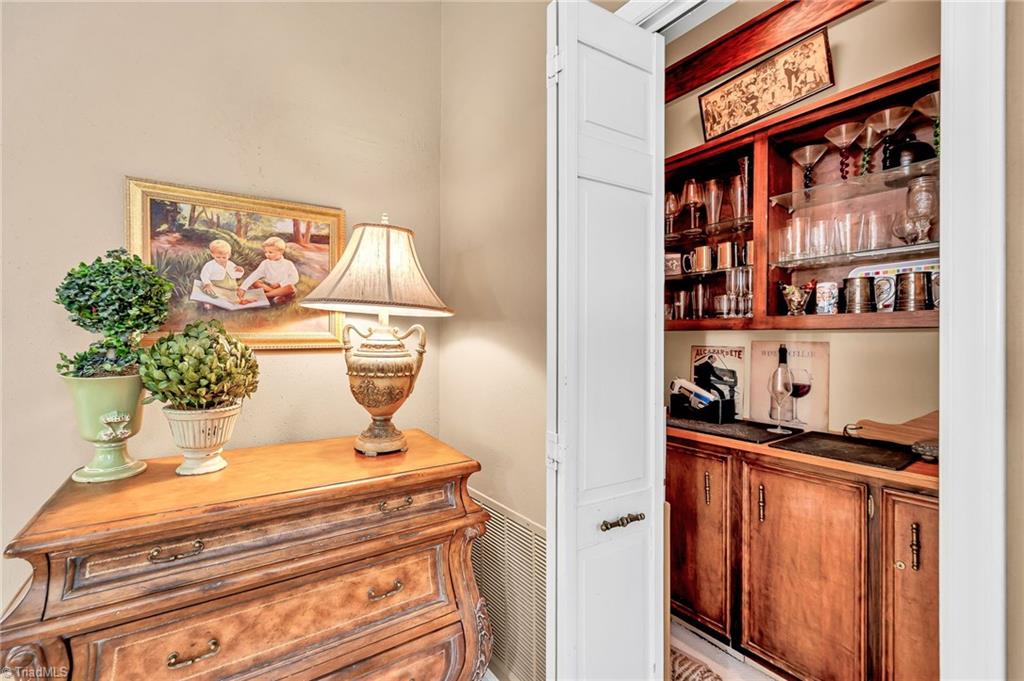 1325 Heathcliff Road High Point, NC 27262 - Photo 8 of 48