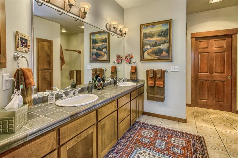 914 St Andrews Way Eagle Point, OR 97524 - Photo 19 of 35 Additional Photo