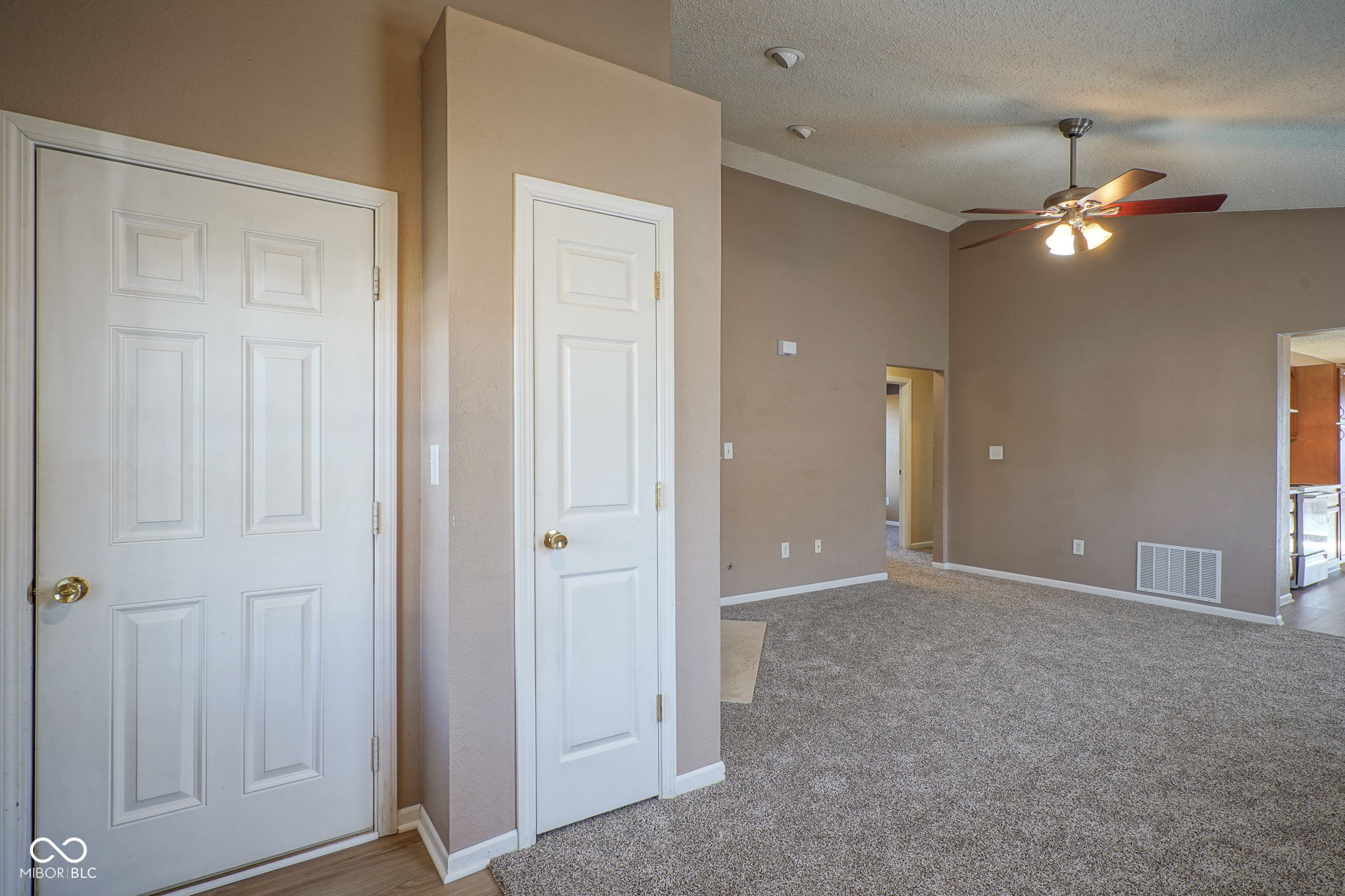 5459 Powder River Court Indianapolis, IN 46221 - Photo 7 of 52