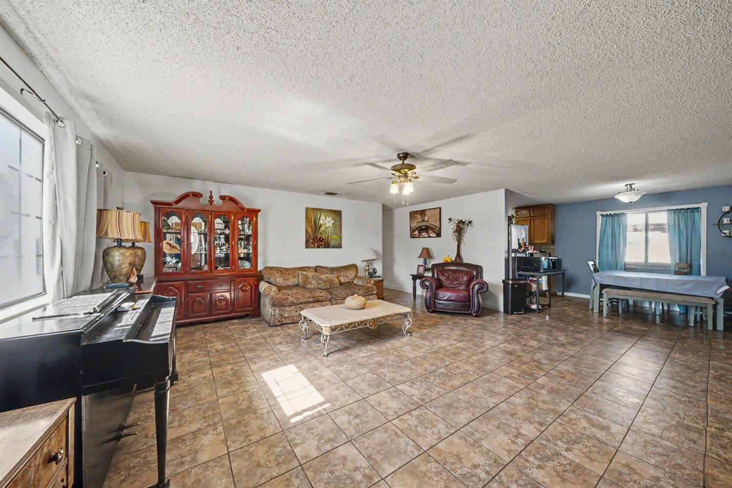 17112 Monreal Road Madera, CA 93636 - Photo 6 of 45 Gallery Image 6
