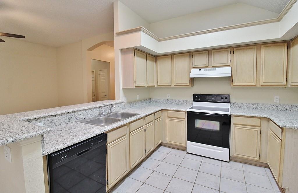210 Ridgecrest Drive Cedar Hill, TX 75104 - Photo 6 of 13