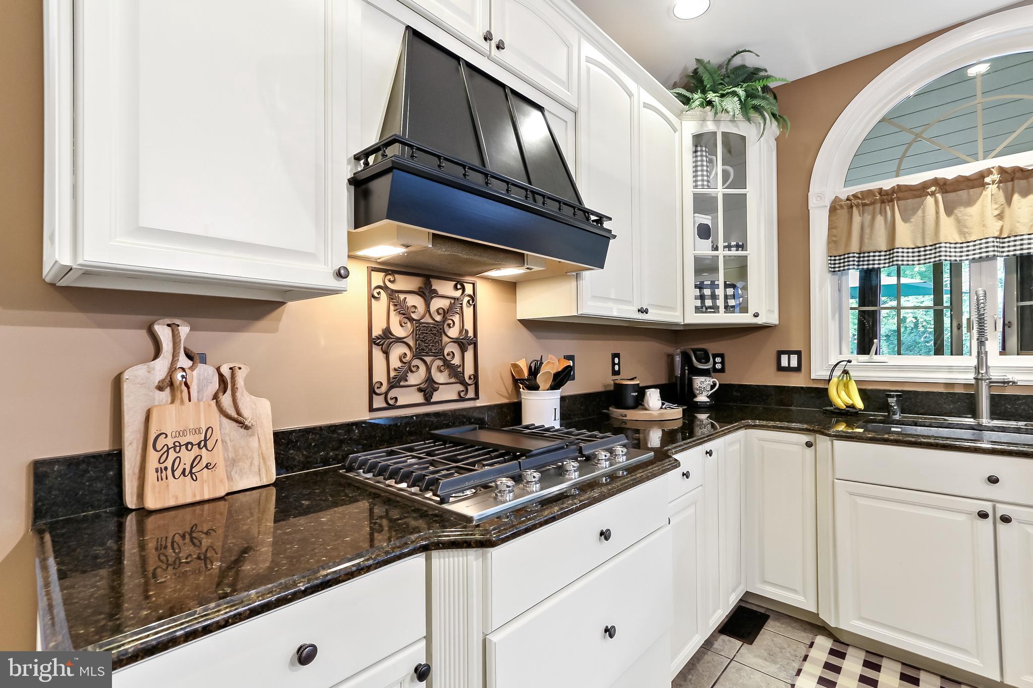 9818 Magledt Road Baltimore, MD 21234 - Photo 15 of 60 Kitchen