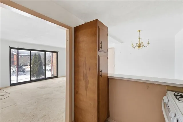 $184,000 | 171 Highland Street, Unit 204, Taunton, MA 02780