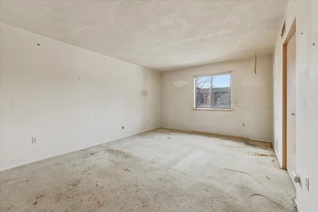 $184,000 | 171 Highland Street, Unit 204, Taunton, MA 02780