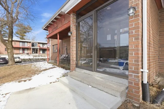 $184,000 | 171 Highland Street, Unit 204, Taunton, MA 02780