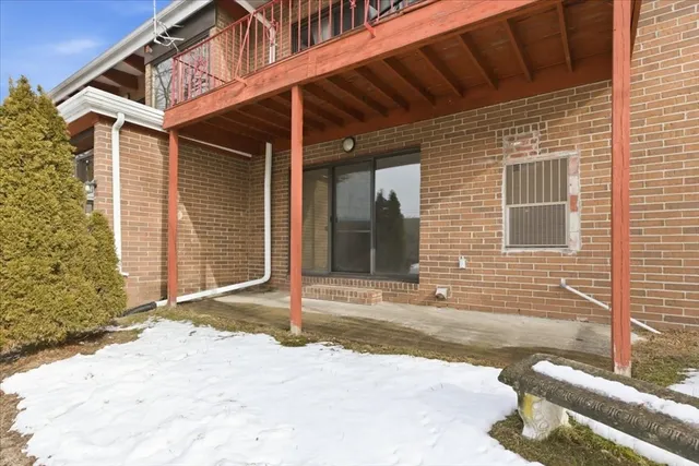 $184,000 | 171 Highland Street, Unit 204, Taunton, MA 02780