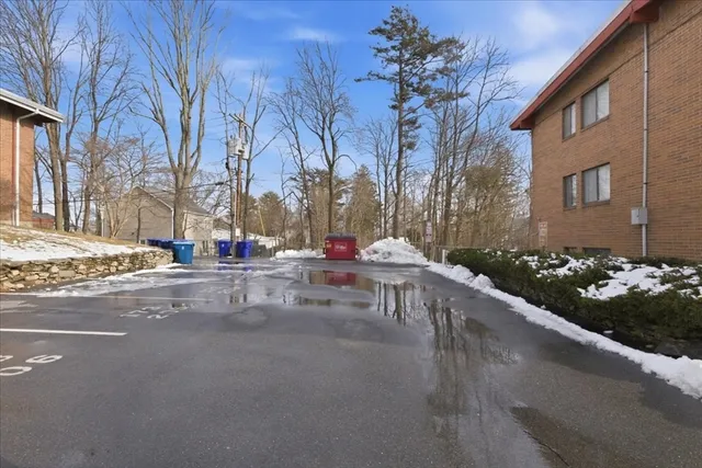 $184,000 | 171 Highland Street, Unit 204, Taunton, MA 02780