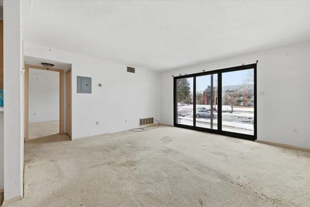 $184,000 | 171 Highland Street, Unit 204, Taunton, MA 02780