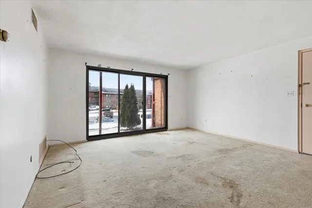 $184,000 | 171 Highland Street, Unit 204, Taunton, MA 02780