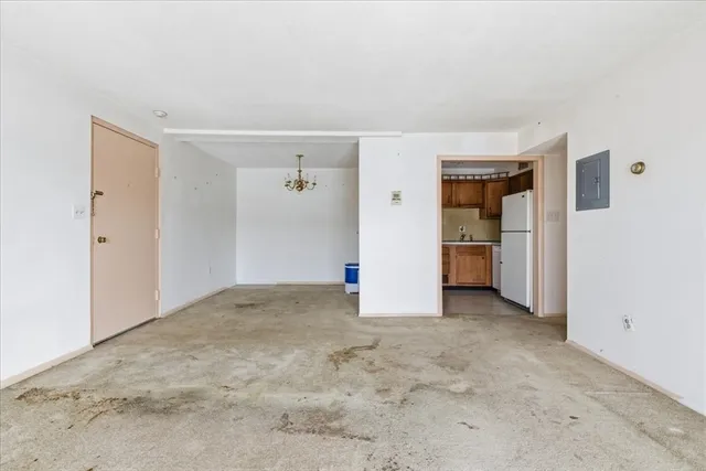 $184,000 | 171 Highland Street, Unit 204, Taunton, MA 02780