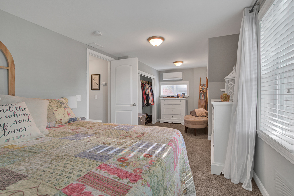780 Spring Road Elmhurst, IL 60126 - Photo 35 of 42 a bedroom with a bed and a couch