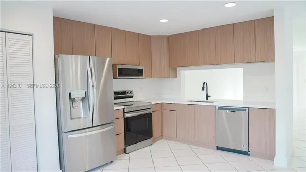 $3,700 | 9023 Southwest 113th Pl Circle West, Miami, FL 33176