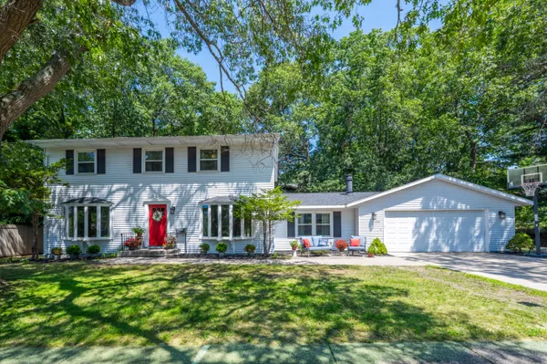 $450,000 | 2240 Pleasant Hill Drive, Norton Shores, MI 49441