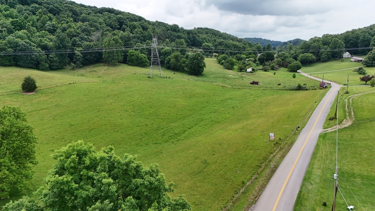 662-1 Frog Level Road Johnson City, TN 37615 - Photo 3 of 19