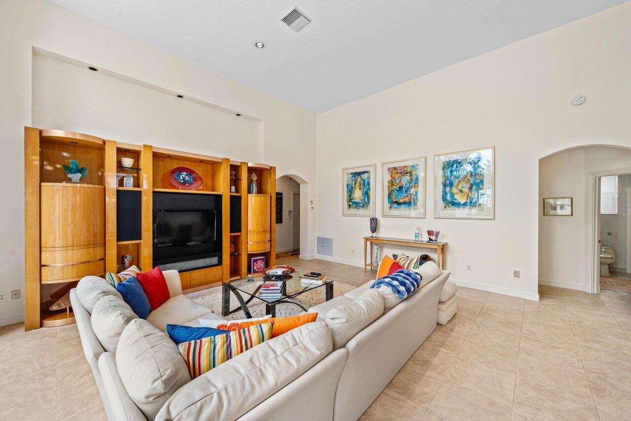 5785 Regency Circle East Boca Raton, FL 33496 - Photo 7 of 56 7