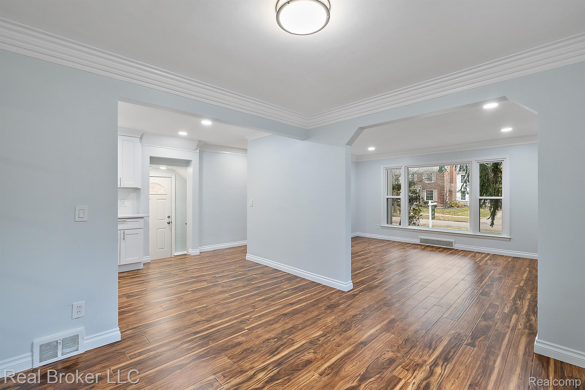 4137 Cumberland Road Berkley, MI 48072 - Photo 6 of 43 Gallery Image 6