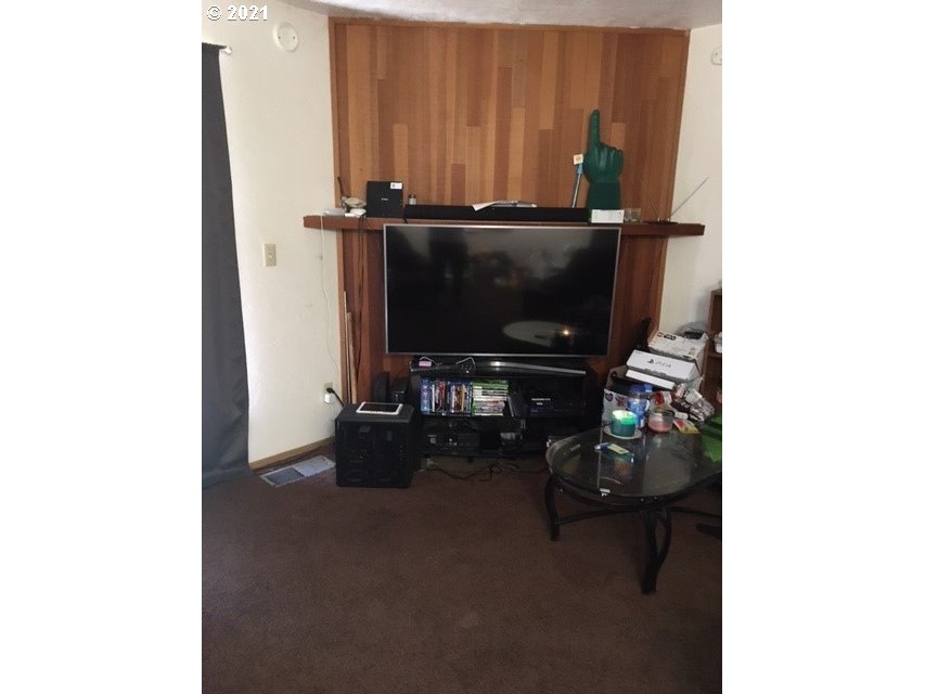 1478 Fetters Loop Eugene, OR 97402 - Photo 2 of 6 Gallery Image 2