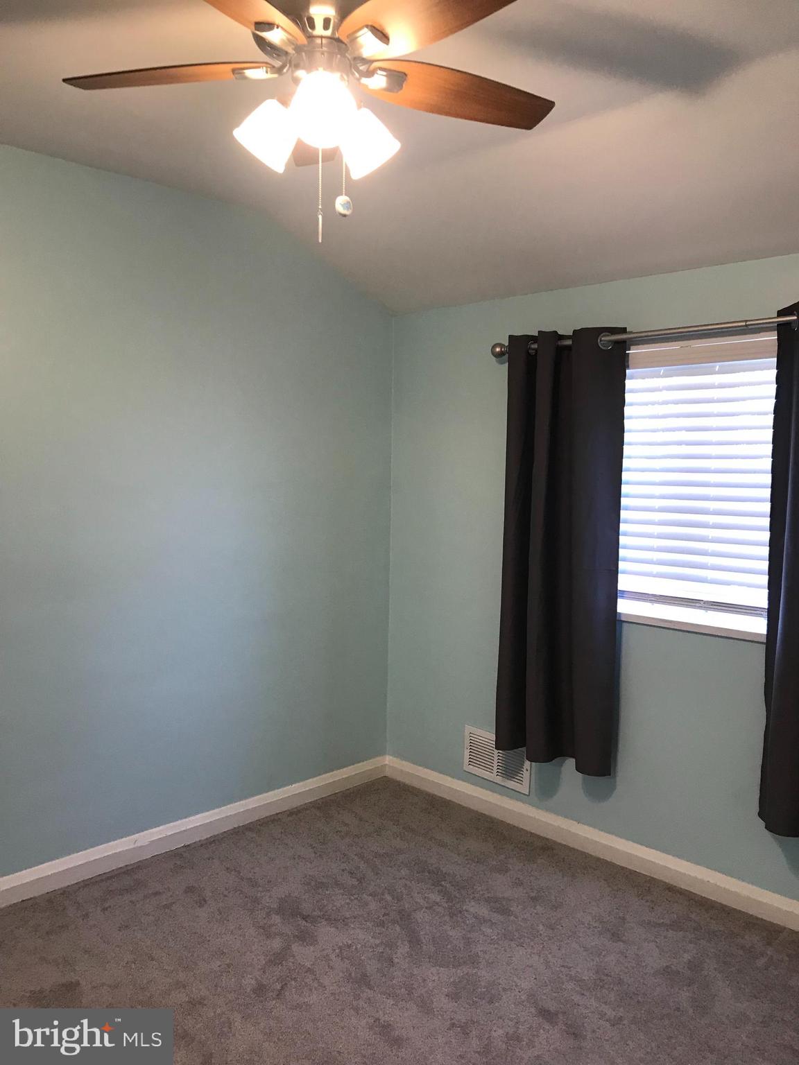 2724 Moorgate Road Dundalk, MD 21222 - Photo 8 of 21