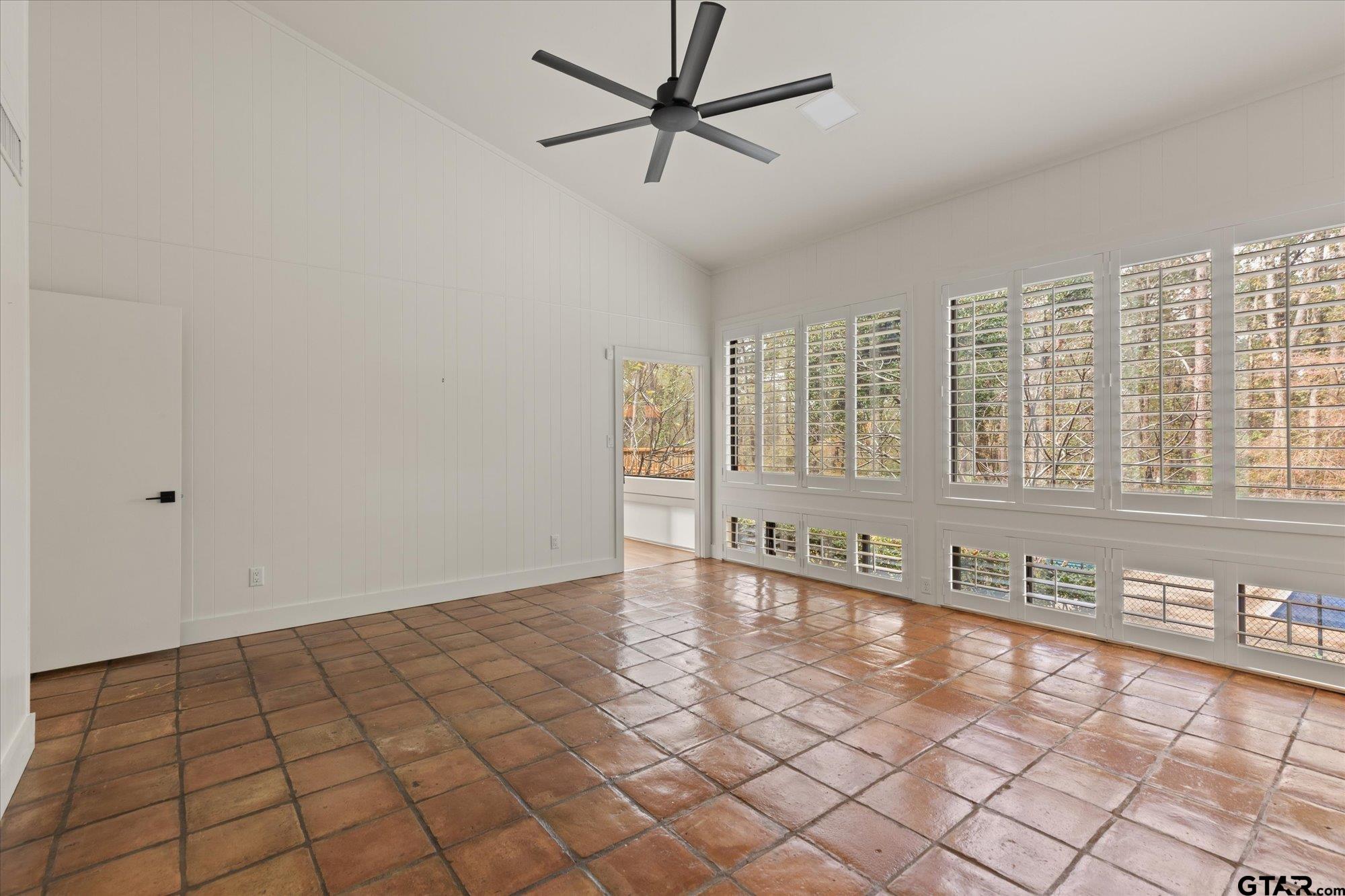6376 Tryon Road Longview, TX 75605 - Photo 19 of 43 a view of an empty room and window