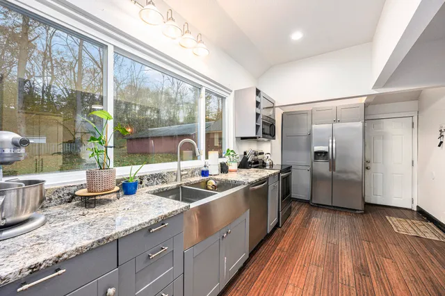 $220,000 | 1617 Jefferson Avenue, Kalamazoo, MI 49006