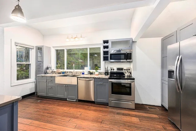 $220,000 | 1617 Jefferson Avenue, Kalamazoo, MI 49006