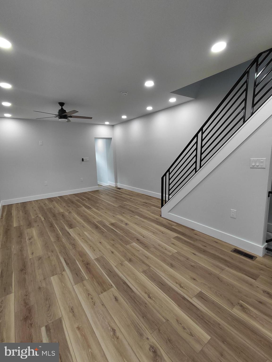 43 East Sharpnack Street Philadelphia, PA 19119 - Photo 8 of 37