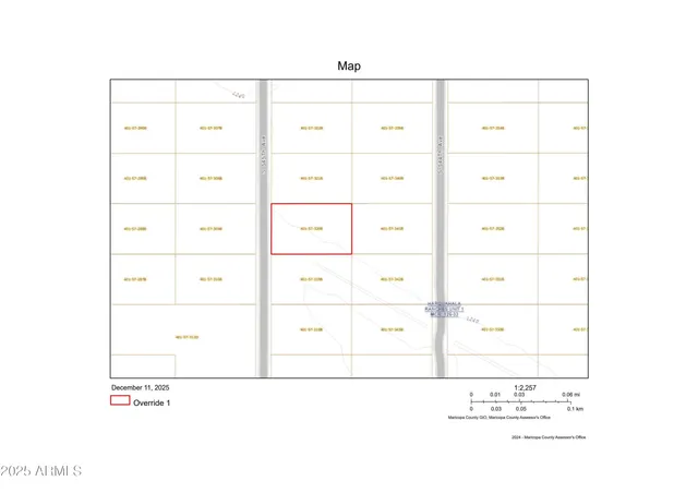 a black and white photo of a room