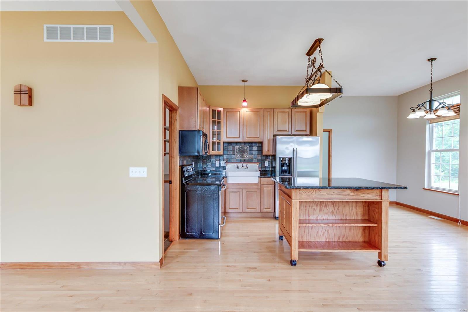 4659 Timber View Drive Waterloo, IL 62298 - Photo 17 of 38