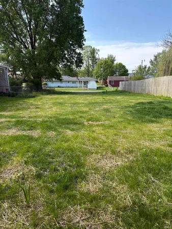 $24,900 | 1701 East Clinton Street, Frankfort, IN 46041