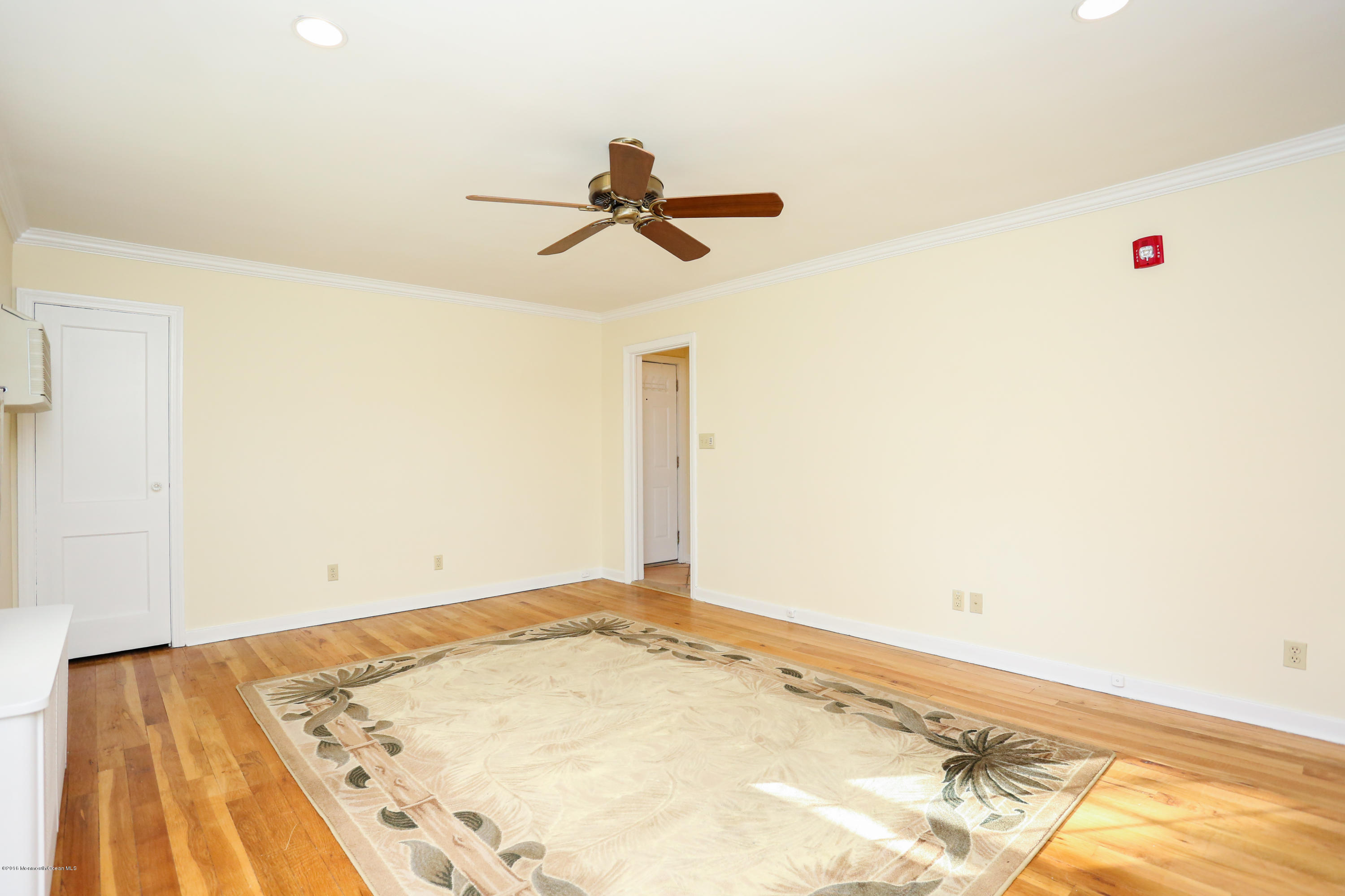 36 Pinckney Road, Unit B Red Bank, NJ 07701 - Photo 3 of 26 C24A9626