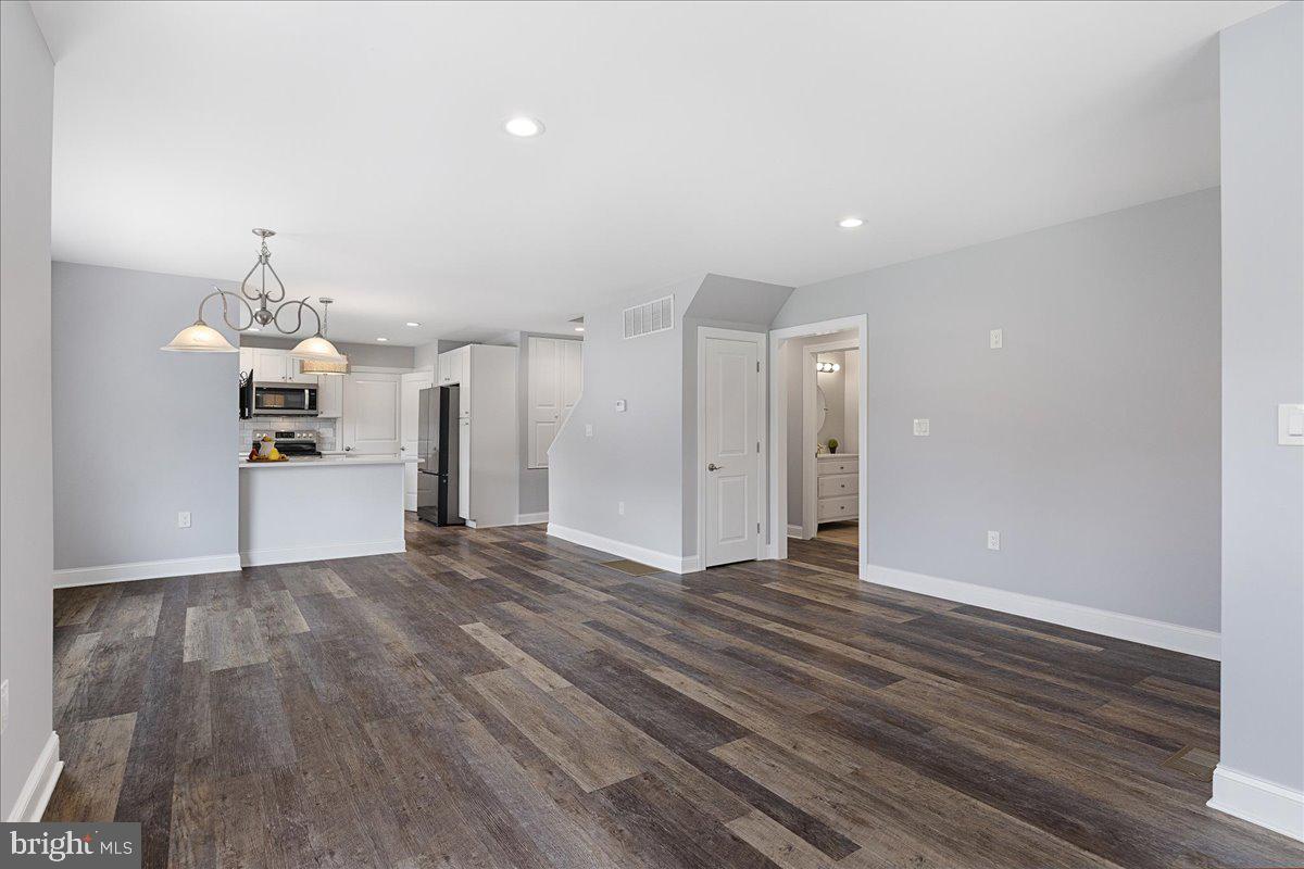 4453 Nottingham Way Hamilton, NJ 08690 - Photo 3 of 26 Living/Dining