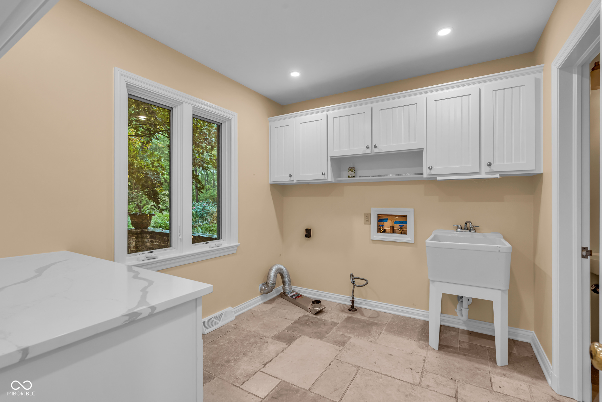 6047 Brokenhurst Road Indianapolis, IN 46220 - Photo 23 of 77