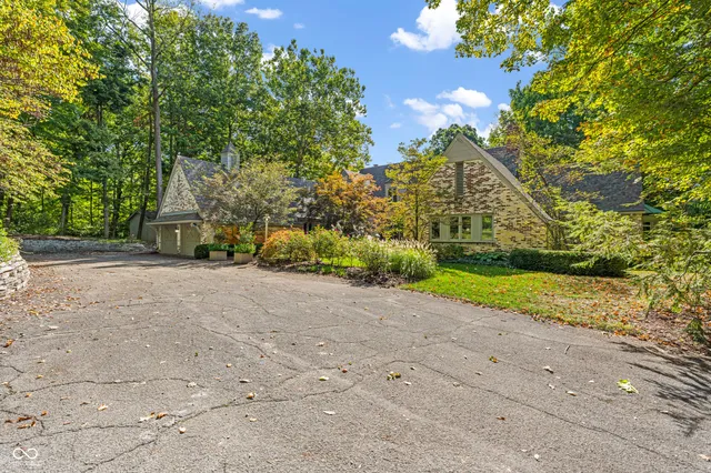 $1,229,000 | 6047 Brokenhurst Road, Indianapolis, IN 46220