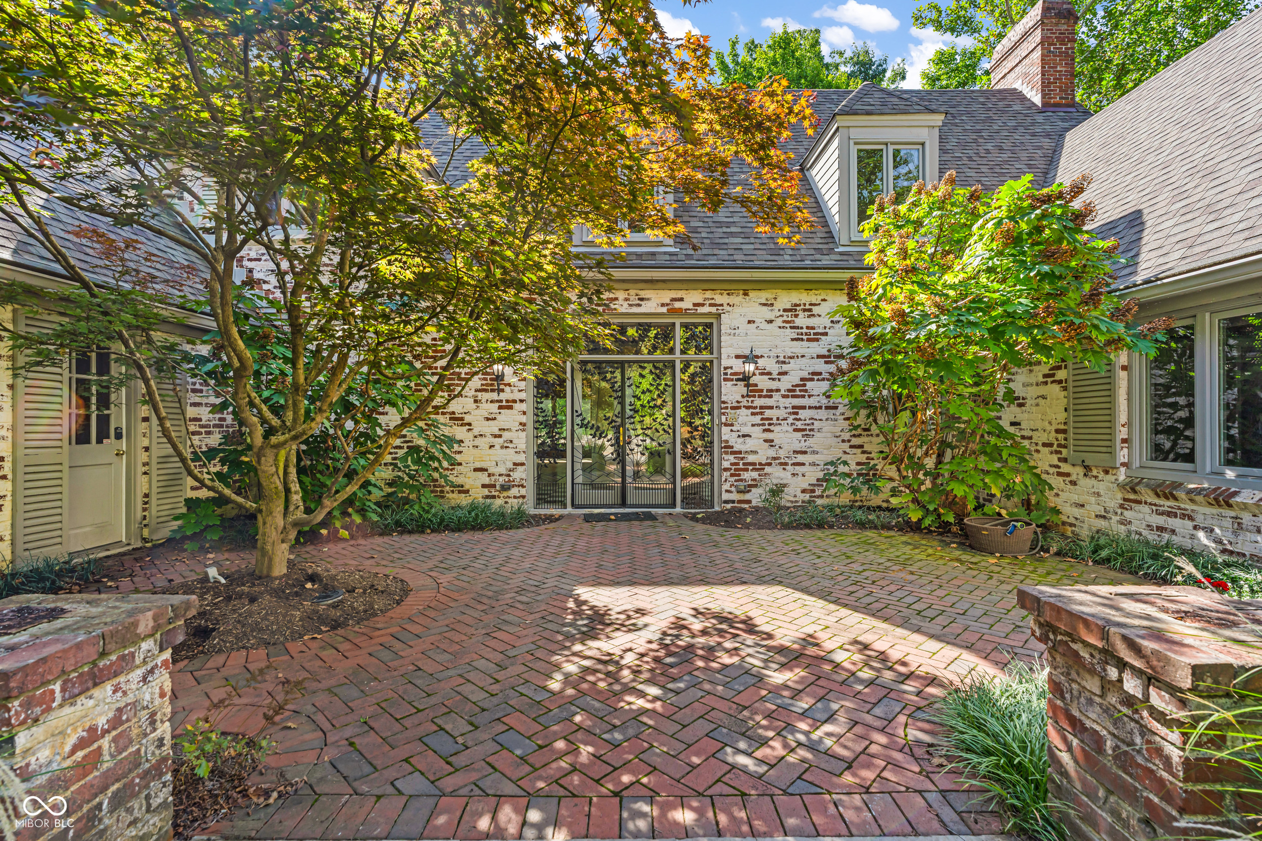 6047 Brokenhurst Road Indianapolis, IN 46220 - Photo 6 of 77